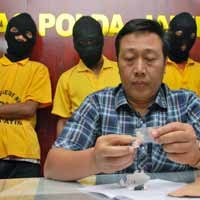 Seorang Kakek Nekat Jual Ekstasi, Ditangkap