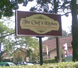 Tak Berizin, Satpol PP Tutup Restoran di Cipaganti