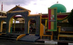Rehat Sejenak di Masjid Raya Pekanbaru