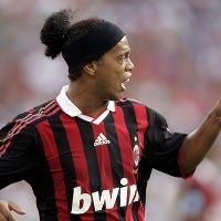 Berlusconi: Dinho Tak Tergantikan