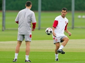 Wenger Tunggu Cesc untuk Hadapi MU