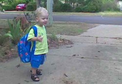 Anak Jangan Bawa Ransel Sekolah Terlalu Berat