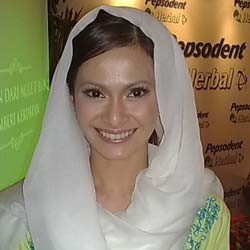 Puasa, Ersa Mayori Tetap Bergosip 