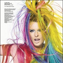 Linda Evalingesta Tampil Funky Warna-warni