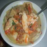 Slruup..! Hangat Gurih Soto Medan