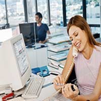 Studi: Chatting Sambil Telepon Bikin Otak Lamban