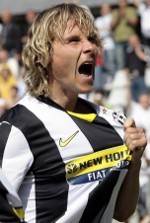 Tampik Tawaran, Nedved Positif Pensiun