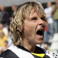 Tampik Tawaran, Nedved Positif Pensiun