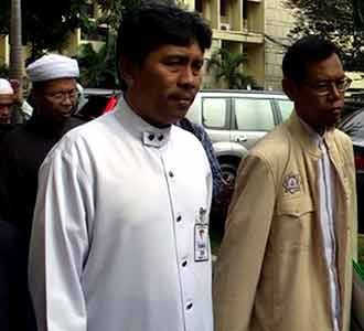 Abu Jibril & MMI Datangi Mabes Polri