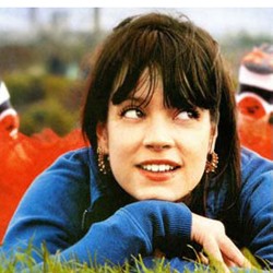 Lily Allen Pilih Jadi Ibu Ketimbang Penyanyi