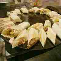 Manis Lembut Om Ali dan Lezatnya Sharwarma