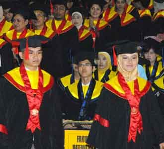3.566 Mahasiswa UI Diwisuda