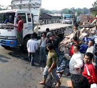 Truk Air Mineral Terbalik