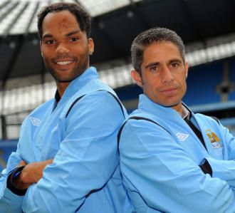  Sylvinho dan Lescott Masuk City