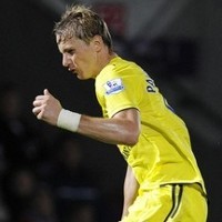 Redknapp: Pavlyuchenko Tetap, Chimbonda Out