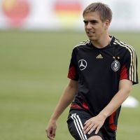 Lahm Minta Fans Bayern Sabar