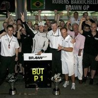 Brawn Siap Pertahankan Pembalapnya 