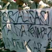  Mahasiswa UGM Demo Tolak Pemasangan Portal dan Parkir Swasta 