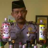 Nekat Jual Miras, Dua Pemilik Warung Digiring Polisi