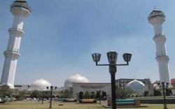 Mengintip Ramadan di Masjid Agung Bandung