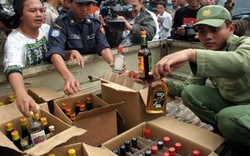 Nekat Jual Miras, Dua Pemilik Warung Digiring Polisi