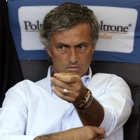 Pede, Mourinho Main ke Showroom Mobil