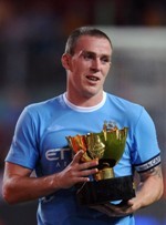 Dunne & Warnock ke Villa, Stoke Gaet Huth