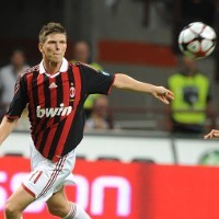 Balas Dendam, Hunter?