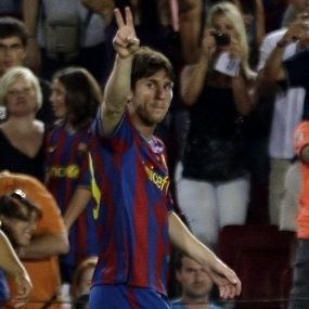 Messi Borong Dua Gelar