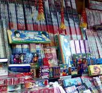 Pedagang Petasan Mulai Bermunculan