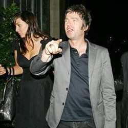Ribut di Prancis, Noel Gallagher Tinggalkan Liam dan Oasis