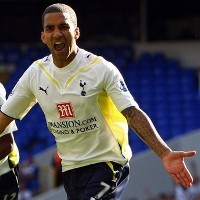 Gol Telat Lennon Menangkan Spurs