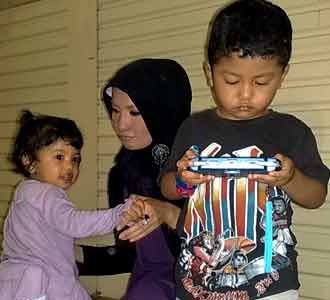 Arzetti dan Jagoan Ciliknya