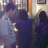 Duo Wanita Spesialis Copet Digulung dari Galaksi Mal