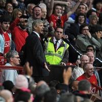 Bos Wasit Minta Maaf ke Wenger