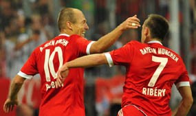 Robben Debut, Bayern Menang