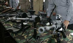 Komisi I DPR Rapat dengan 7 Menteri, Bahas Senjata Pindad