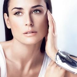 Demi Moore: Kecantikanku Asli!