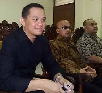 DJ Riri Sidang Cerai Tanpa Alice