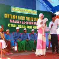 Anak Yatim Piatu Serukan Anti Malaysia Melalui Puisi 