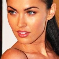 Megan Fox Tantang Gamer Main Xbox 360