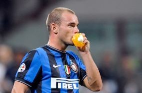 Debut Oke Sneijder Karena Etoo