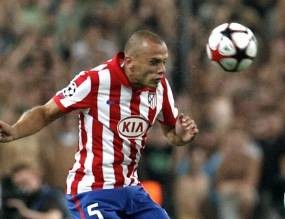 Heitinga Pengganti Lescott