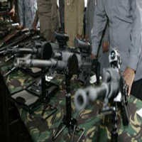 Pindad Pamerkan Senjata Buatannya