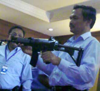 Pindad Pamer Senjata