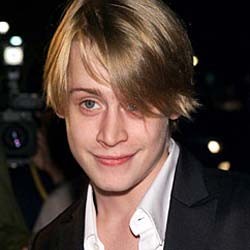 Macaulay Culkin Ayah Putra Bungsu Michael Jackson?
