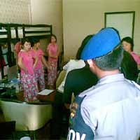 Razia Pelaku Mesum, Polisi Dapati 8 Pemijat Asal China 