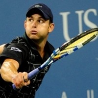 Roddick Melenggang Lewati Hadangan Pertama