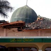 Masjid di Cisaat Sukabumi Roboh
