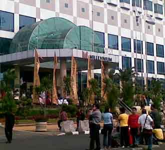 Tamu Hotel Millenium Dievakuasi